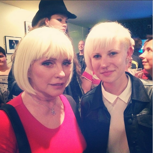 Carnivaluk's tweet photo. Look who we bumped into... #debbieharry #blondie #samehair #nowerenotrelated http://t.co/Id9x1yCc75