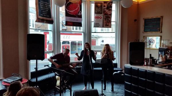 AwkwardSP's tweet photo. A few more pics  from yesterday's  brilliant Open Mic #AwkwardSP #rugbynightlife #KennethJNash #openmicintheafternoon http://t.co/ynWw57ltGE