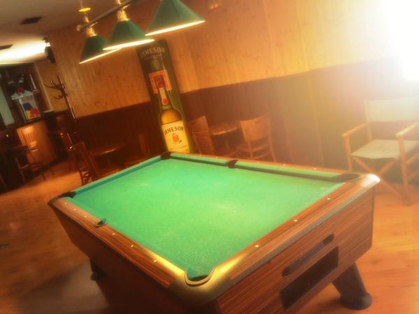 OclockCafe's tweet photo. Billar, futbolínes, dianas.... La rutina ha vuelto, ¡ESCAPA DE ELLA! En @OclockCafe http://t.co/4gcpDEZX13
