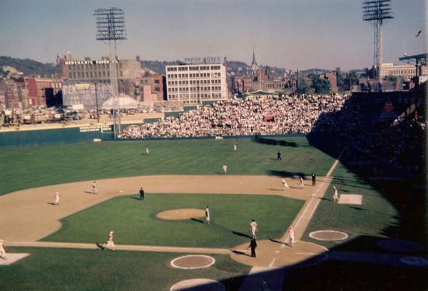 Yankees 1961 World Series vs Cincinnati Reds LIMITED STOCK 8X10 Photo