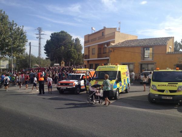 emergenciasmula's tweet photo. PRECAUCIÓN CONDUCTORES: C415 cortada entre #mula y #niñodemula por #bajadadelniño2014 @VOSTmurcia  @112rmurcia http://t.co/VjoqxDS8WS