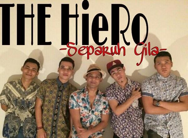 IkhwanLee_OF's tweet photo. "Separuh Gila" by #TheHiero dah release.. Nanti rajin rajinkan diri request kat radio k.. http://t.co/DUJkN0l0mR