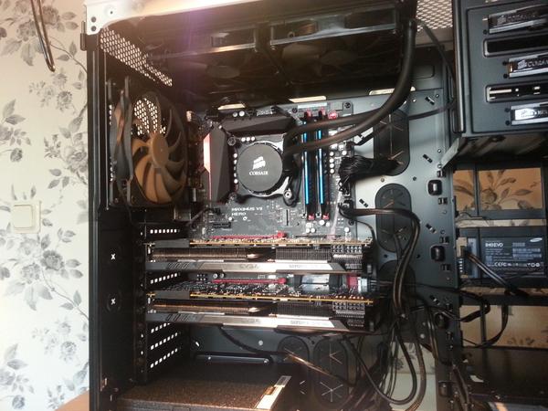 EkraanNet's tweet image. New RIG, soon more pics will come. Right now testing some games with 3 SCREENS :D #3monitor #teamsupport #gamingsetup