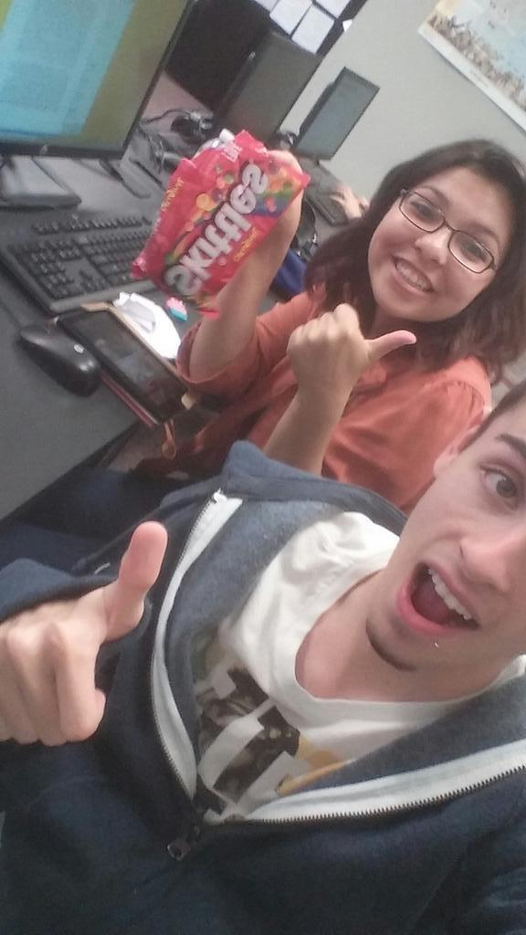wp0729707's tweet photo. Random Acts of Kindness #2 Sharing my Skittles with a hungry friend! @FerretFawcett @slp417 #youByouMC http://t.co/PrkCsEofZL