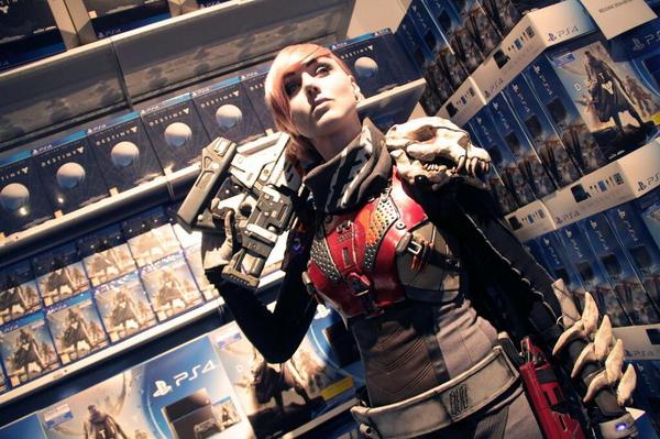 DestinyGameFP's tweet image. Norwegian cosplayer @KarinOlava decked out in full Hunter gear to celebrate the launch of #Destiny.