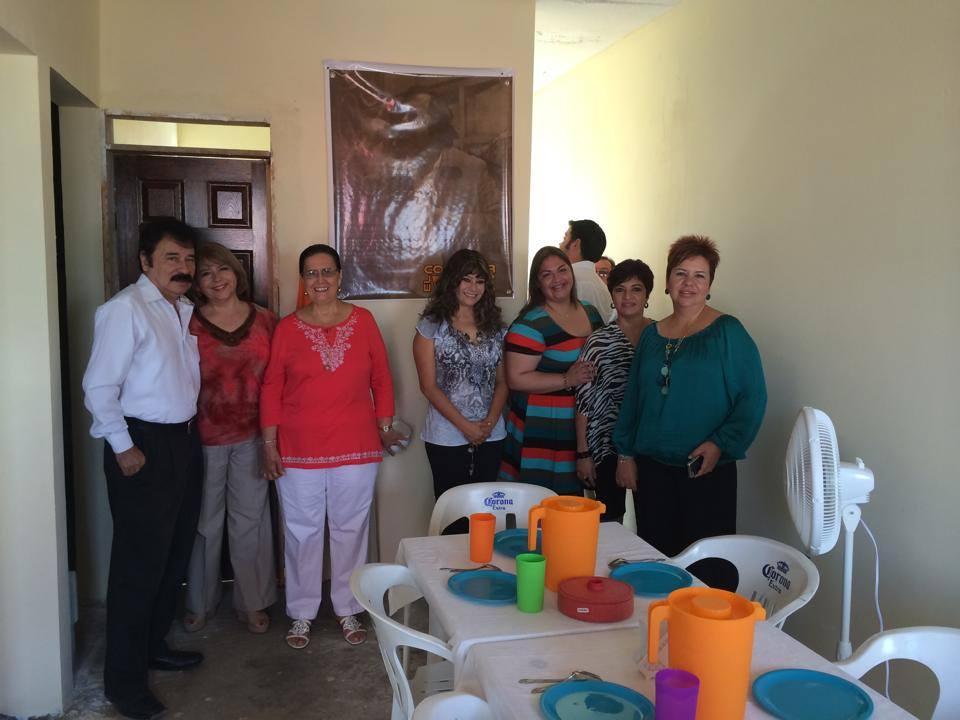 CoahuilayTexas's tweet image. El Alcalde Lenin Pérez inaugura el #comedor comunitario &quot;EL VARE&quot; en #Acoros @harocha2 @dehoyosemilio @muruagag