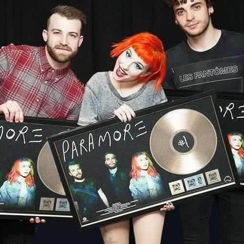 ParamoreNavyWW's tweet photo. RT If you are proud of them  #10YearsOfParamore http://t.co/leA7uBZVKc