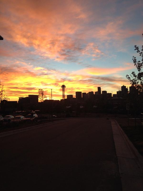 HollyHoguta's tweet photo. Walking out of the gym to see this... Worth the early wake up. #broncosunrise #Godfavorsus http://t.co/nZJRJlGjk2