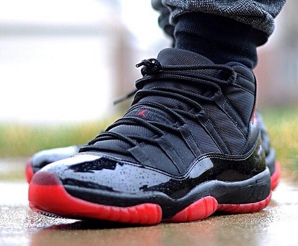 SneakerPics23's tweet photo. Dirty Bred 11's http://t.co/4lMZ7jtjyi