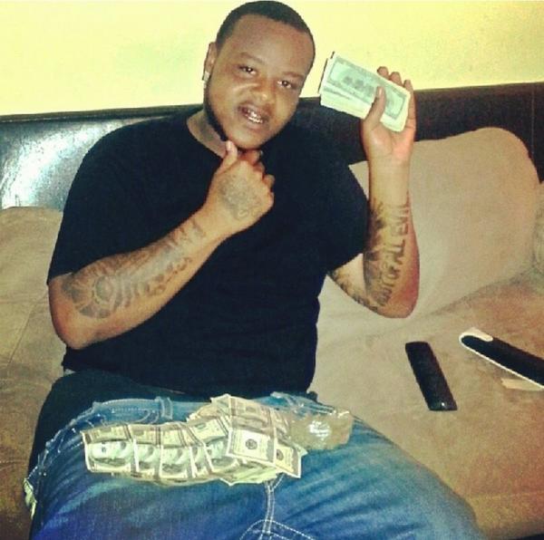 4DutchieWorld7's tweet photo. Now Trin half way here, but he ain't home yet 🔐 #FreeMyThugs http://t.co/WK4YtbXnGw