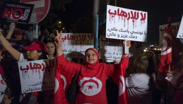 alaraby_ar's tweet photo. صناعة مناخات سياسية في تونس .  بقلم المهدي مبروك 
#مقالات| #رأي 
http://t.co/S3OTtb6Pra http://t.co/KkBhf5oKgn