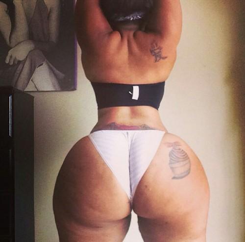 DailyLeakz's tweet image. OMFG!! Wait Til’ U See What She Makes That Thang Do #INSLOWMOTION

Watch The Video Here bit.ly/1CKsBwB