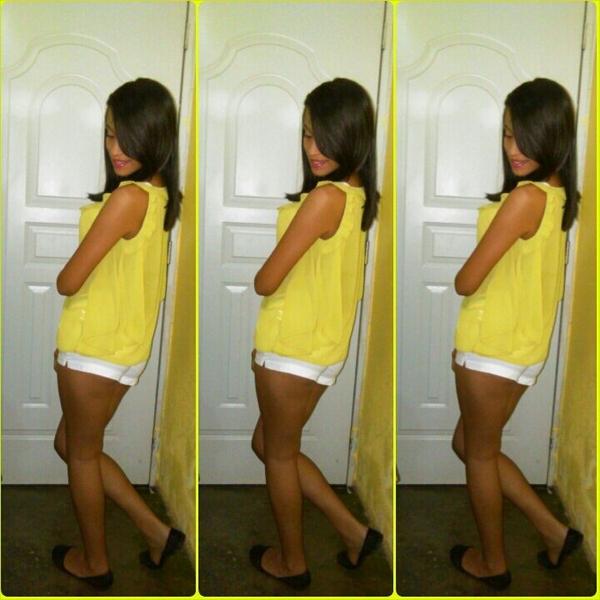 Manuela_Rodrgz's tweet photo. Yo Vivo Mi Vida #Relax Tu y tu Envidia me Resbalan. ;) #TengoUnaNotaJamaiquiina ☺#AD #IloveYou #OhBbe 8/09/14 #OneAge http://t.co/WNv7uXIaVH