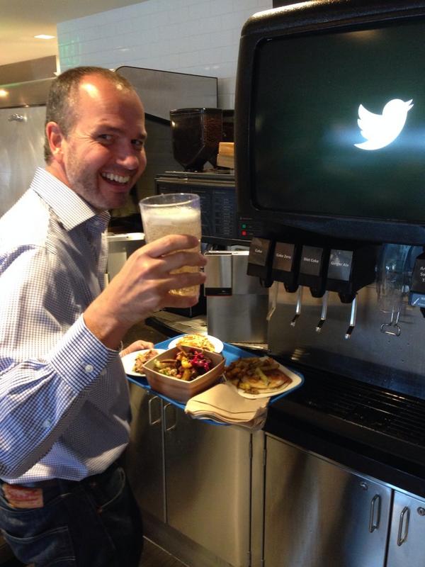 HerrColonel's tweet photo. feeding from the twitter font #digiMBA http://t.co/MtJbJ9vcF0