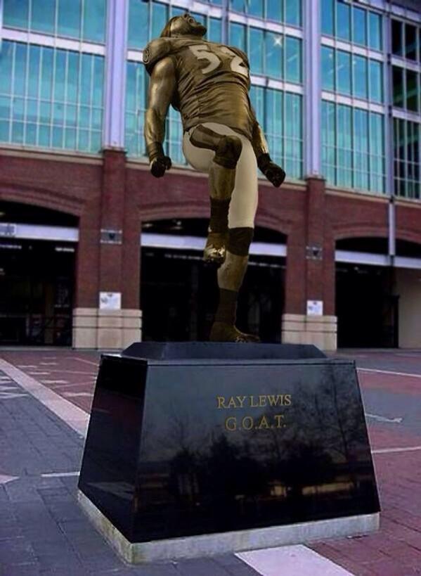davewaitecomedy's tweet photo. Remember when Ray Lewis allegedly  murdered those dudes here's his statue #NeverForget #classyrays #RavensNation http://t.co/mPIUwigDys