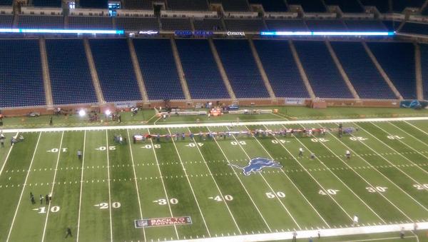 jay_voges's tweet photo. Looking good, getting ready for the game! #MNF http://t.co/8AVZCz2alD