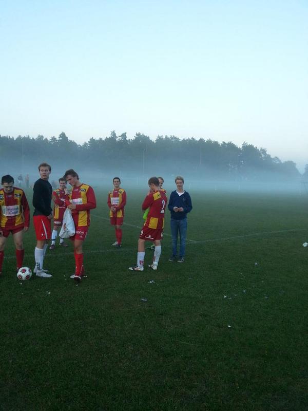 FjunetFK's tweet photo. Kvartsfinal på torsdag. Spelarna räknar med att just DITT stöd bär FFK till semi #sesvipåvallenellerärdetfördimmigt http://t.co/qKuEUl6nyg