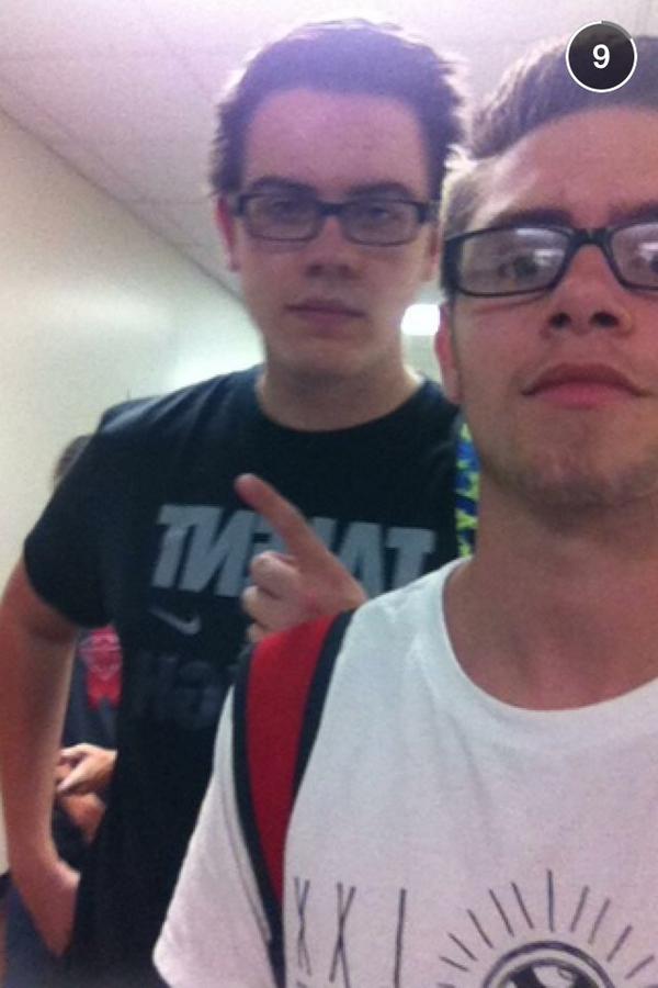 SchubertMat's tweet photo. @BrittonZach @blakeburggraff twins or nah? http://t.co/h5MtKxyKsP