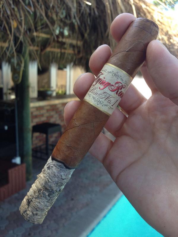 NFADYOR's tweet photo. #nowsmoking this @BoutiqueBlends Aging Room Bin No. 1 "B Minor" for one of its afternoon #cigar evaluations/ratings http://t.co/1F4UA76hov