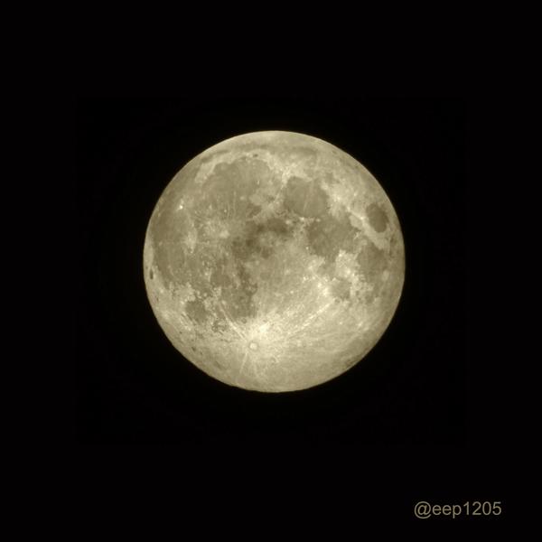 The Full Harvest Moon rising above <a href="/Deal_Town/">Deal Town</a> tonight - 8th Sept 2014. #supermoon2014  <a href="/ObservingSpace/">Observing Space</a>
