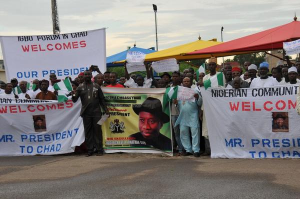 abati1990's tweet image. Nigerians in Chad welcoming President Jonathan to Ndjamena today.