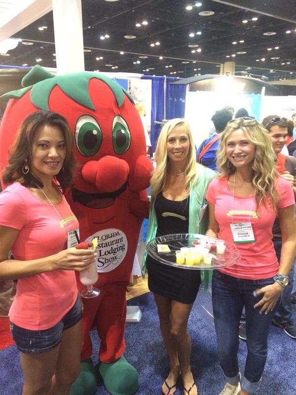 FreshBlendz's tweet photo. Getting #fresh with "Pepper" Florida Restaurant and Lodging Show @UnitedJuice booth #1143 #letsgetfresh #freshisbest http://t.co/VaFgcIuPVZ