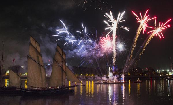 nigelr0's tweet image. Managed to catch the #tallships fireworks earlier. What a show! #greenwichregatta