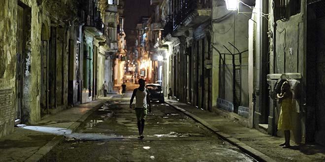 La Cuba 'cruda' de Yusnaby BxD2AzcIUAAjEU2