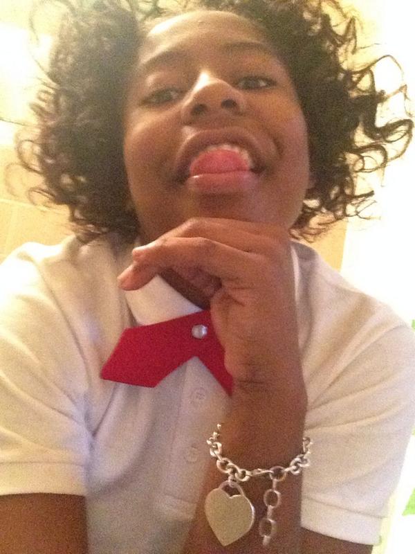ayeethatstee_'s tweet photo. hey you 📚😅 http://t.co/8F8vY4HAKQ