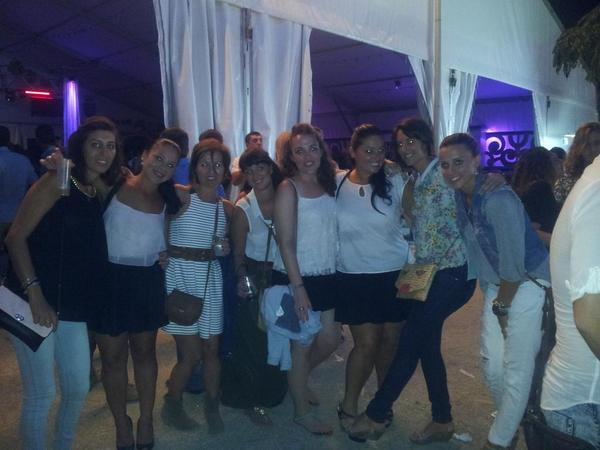 maortipe's tweet photo. Sabadito de #FeriaDeConil y para variar con la mejor compañía #AmoMiVida jeje http://t.co/HYBdTWPdaC