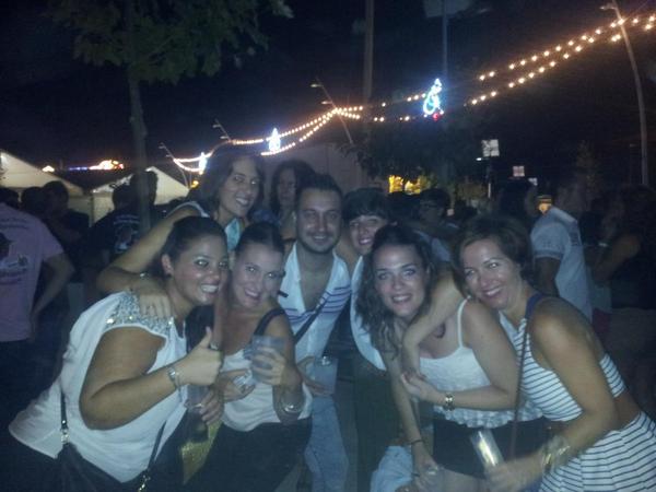 maortipe's tweet photo. Sabadito de #FeriaDeConil y para variar con la mejor compañía #AmoMiVida jeje http://t.co/HYBdTWPdaC