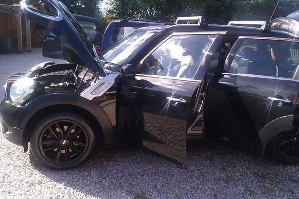 PrideAndShines's tweet photo. Couple of cars I've had recently... Need a valet 07446688206 http://t.co/U0vdWSQ4up