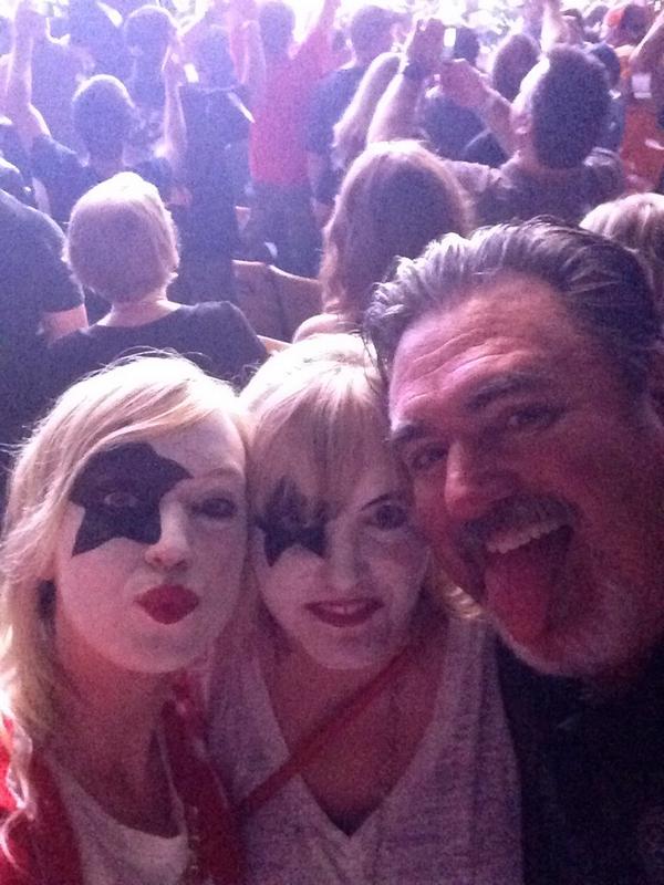 laurajguy's tweet photo. KISS ROCKS and so does #MWARocks! http://t.co/qFI4YuWa2C