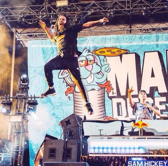 FistInTheAir's tweet photo. .@WakaFlockabsm x @FLOSSTRADAMUS = #FLOCKADAMUS

Read more: http://t.co/FHidCyK9j2 http://t.co/An5pJtTOvC