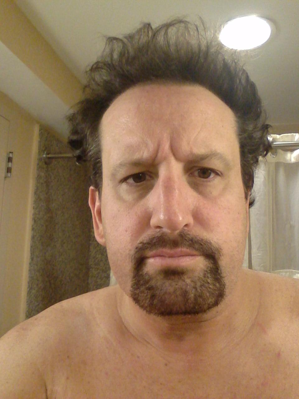 BxDa5MeIQAA_qz3.jpg:large