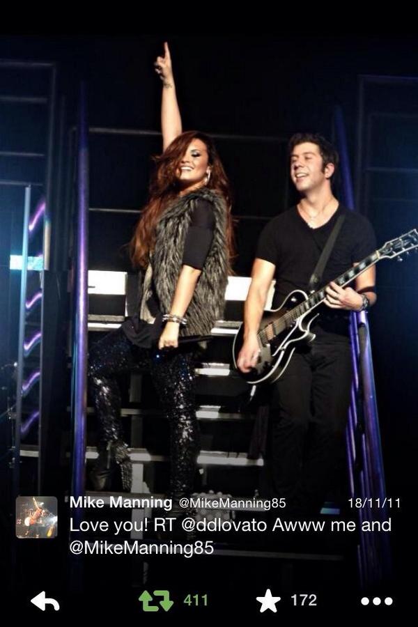 LovaticXOLove's tweet photo. HOW DEMI HOW?!! @ddlovato . Since 2008😭💔 #DemiBringBackMikeManning http://t.co/0wrHsokRc3