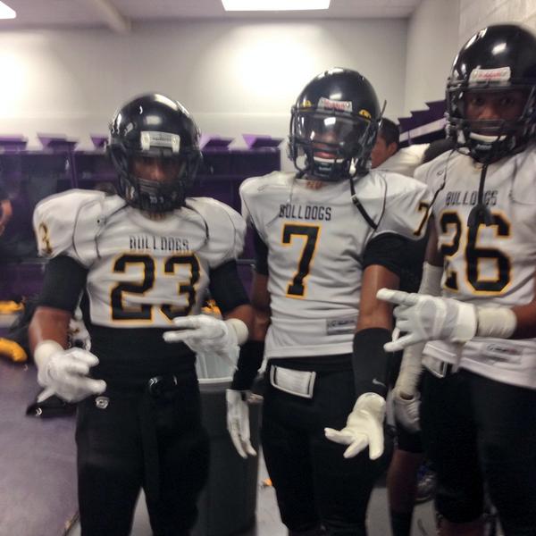 J_Reall27's tweet photo. We get Dubs!!! #TLU18 #TLUFootball #TLUBulldogs #Dineeeee🙌 http://t.co/kV8alKcdG1