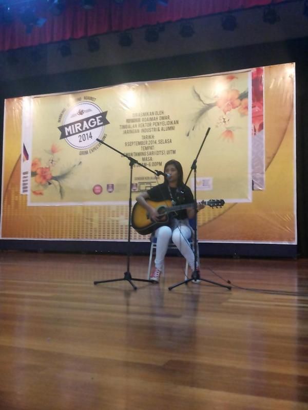 badmonalisx's tweet photo. Done performing for class performance! Korang datanglah DTS!! #mrgfest14 @komedlendu @UiTMLendufornia @iheartmasscomm http://t.co/QC2Yjr53y1