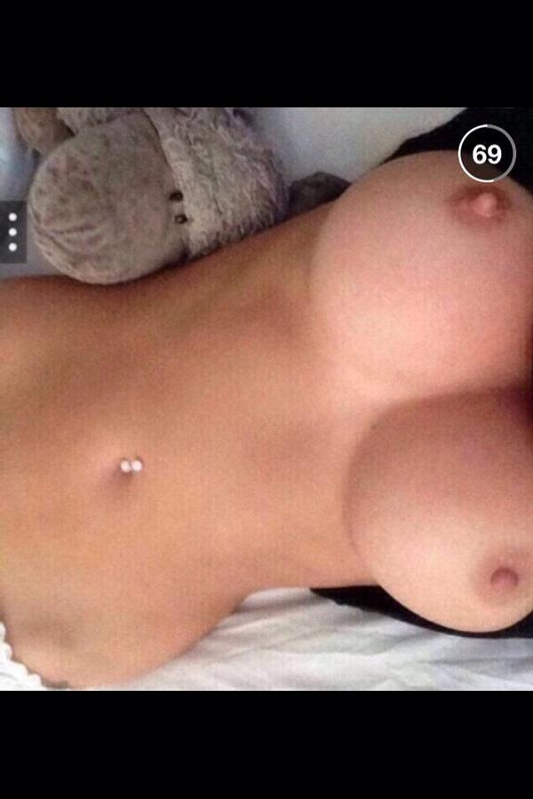 Rt if you love titties😍😘😘😘😘😘