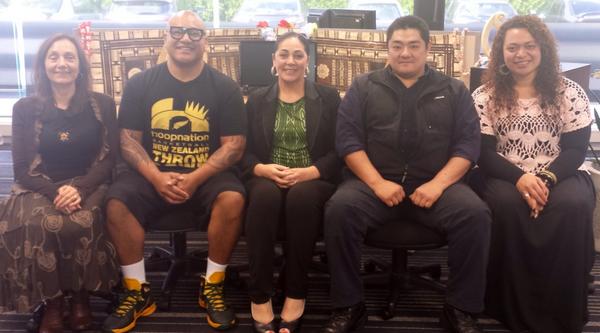 LeVaPasifika's tweet photo. @kingkapisi working to save lives #flo  @phoenixnzyp @MFaleafa @suicidenz http://t.co/cyPjvcYPoL