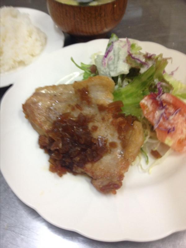 今週のランチはポークソテーオニオンソースです！800円