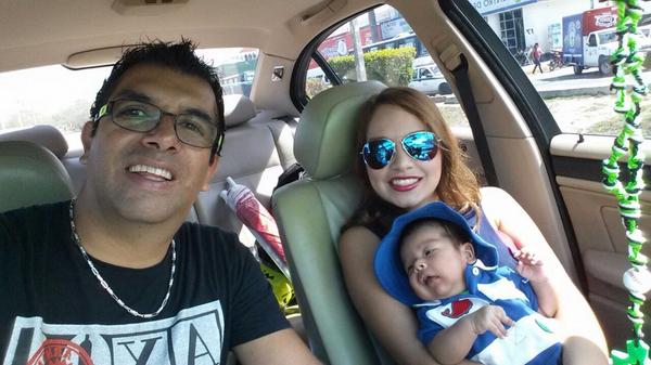 rubiolizeth1's tweet photo. #familirumboalaplaya🏊 http://t.co/yqX94Q2llk