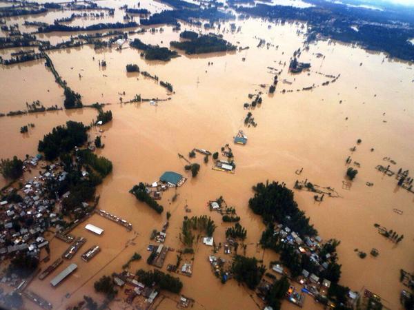 bhushan_UWH's tweet image. #Call4Climate This is of Srinagar city s Pic, all under water, clear sign of #GlobalWarming   @adoptnegotiator