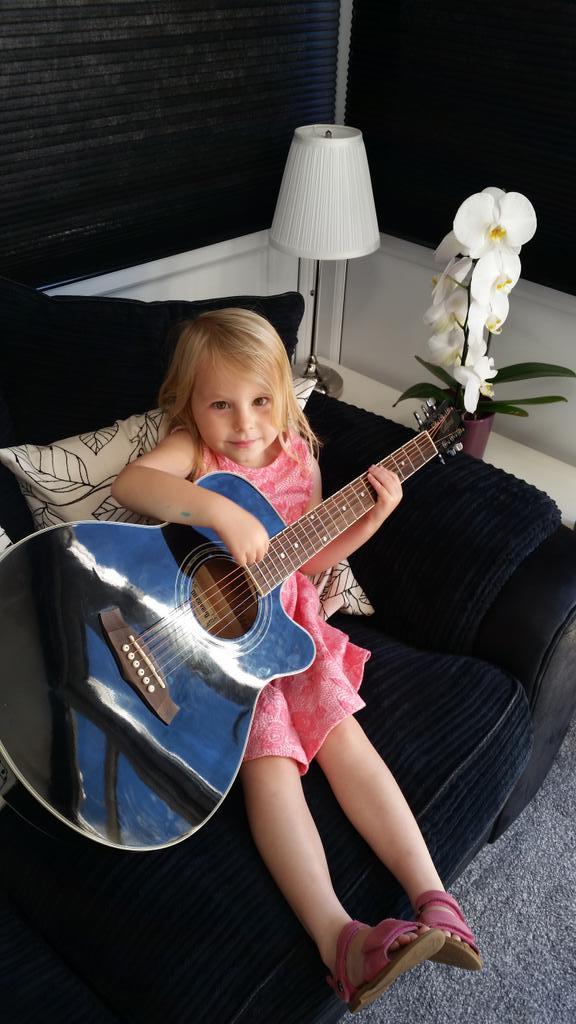 HomeSafeInfo's tweet image. Daughter plays the guitar better than i do, bless her. ; )