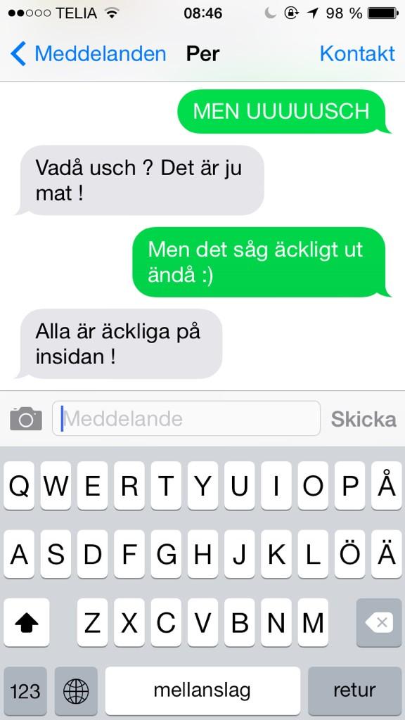 hannaholssons's tweet image. Min morbror skickar bilder på en älg han slaktat. "Alla är äckliga på insidan!" 😂 #djup