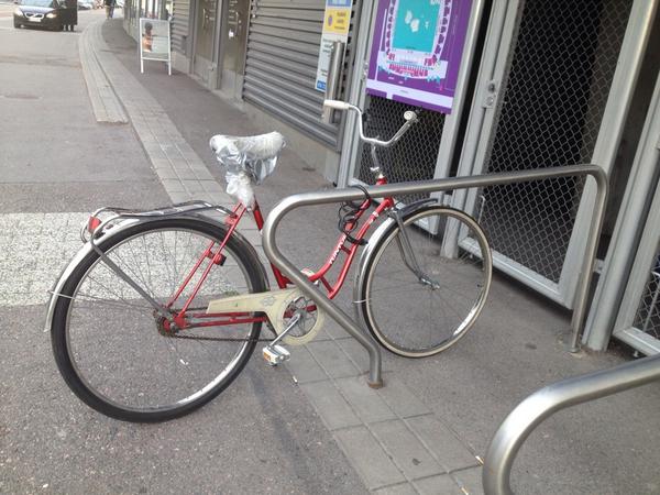 Our starplayer drives Porsche ... NOT. <a href="/hjkhelsinki/">HJK Helsinki</a> <a href="/EuropaLeague/">UEFA Europa League</a> #moren