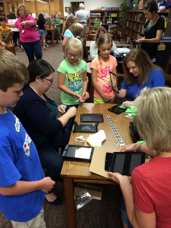 ProSolveEdu's tweet image. iPad handout day! @asd1innovation #mobiledeployment #edtech #dlrtour