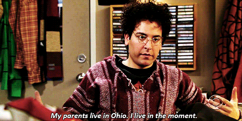 himymTR's tweet photo. "Ailem Ohio'da yaşıyor , ben anı yaşıyorum" #HIMYM http://t.co/O8a0IZfd2h