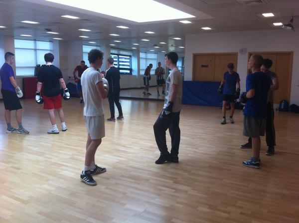 AASEGateshead's tweet photo. Day2 AASE Boxers working on head movement and trunk defences against a straight punches #AASE #Boxing @Tommy1gilbert http://t.co/LBWEpqhnK7
