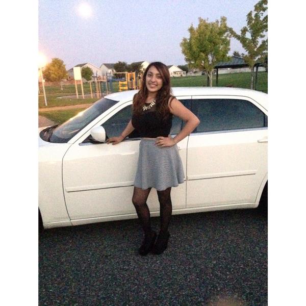 OMG_Valeriee's tweet photo. Sunday's ootd #latepost #badresolution #funday 😁😊😊 http://t.co/tQOCiWAYrU